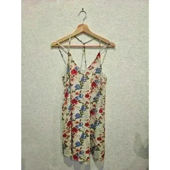 Ovi Floral dainty dress size Small - Picture 1 of 3